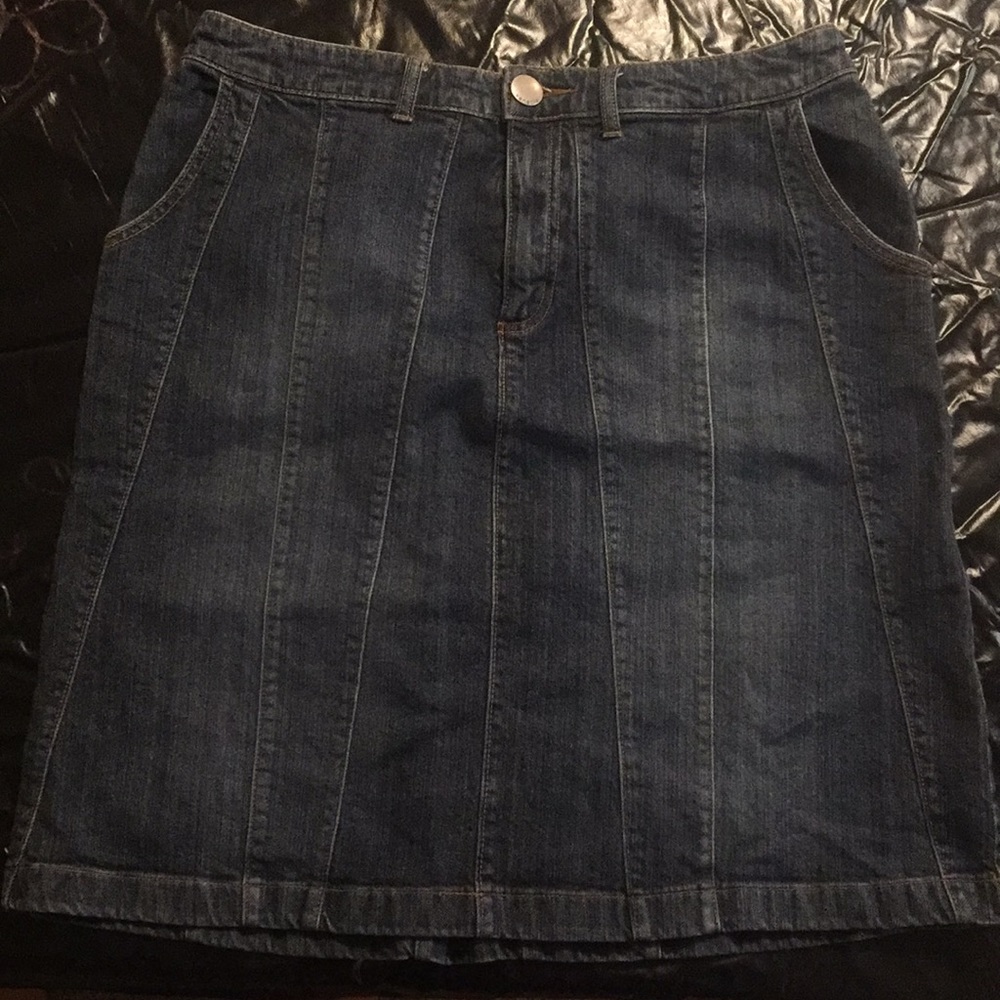 Knee length Venezia denim skirt, size 16 average